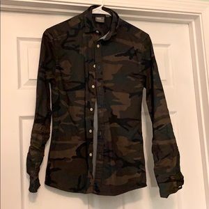 Gently Used Men’s Camo Button Down